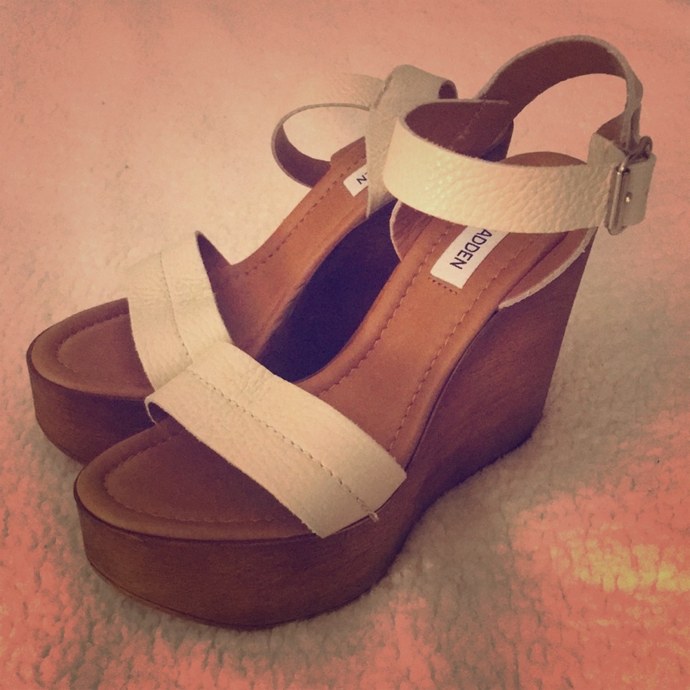 Steve Madden cream colored wedges